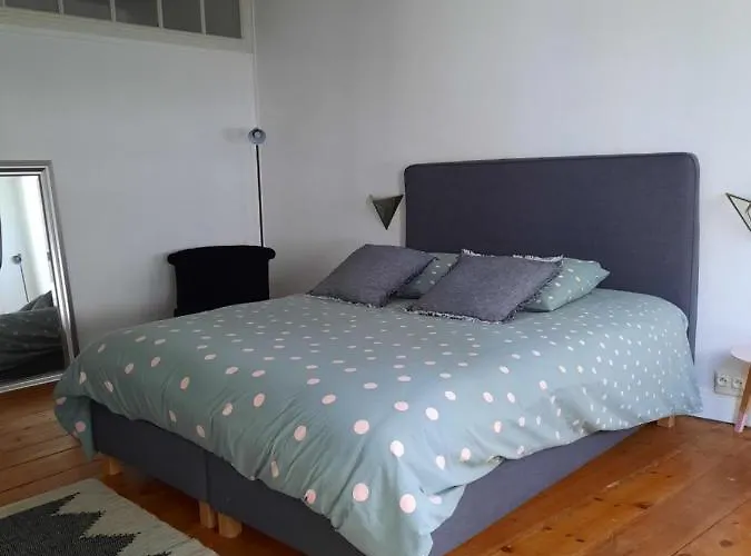 Du Pilori 1er Etage * Saint-Jean-dʼAngély